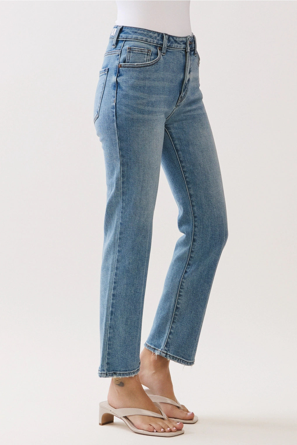 Medium Wash Siena Basic Straight Leg Essential