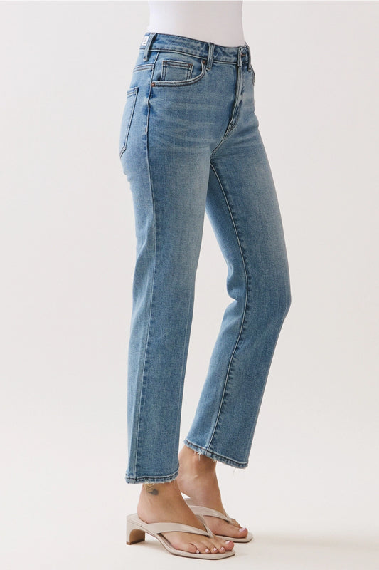 Medium Wash Siena Basic Straight Leg Essential