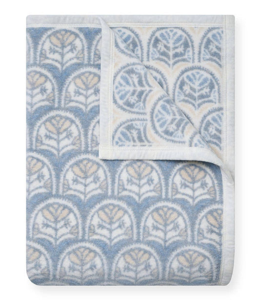 Cottage Scallop Blanket