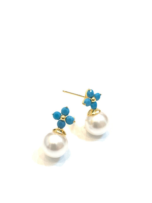 Bri Pearl Stud Earrings