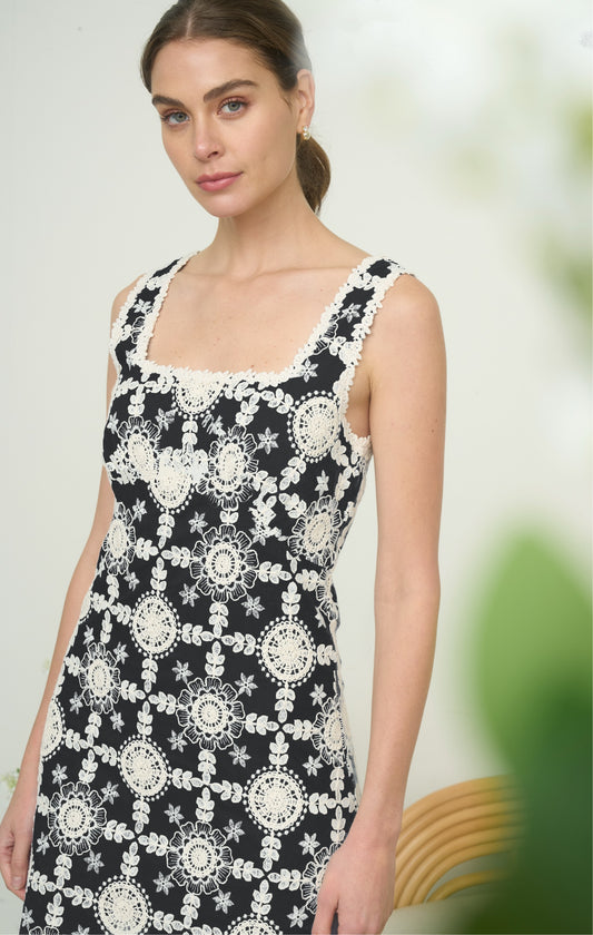 Black White Sleeveless Dress